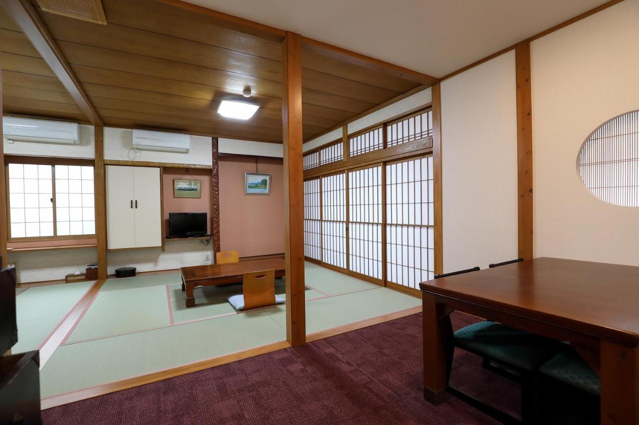 Tsukasaya Ryokan Tsuruoka Exterior photo